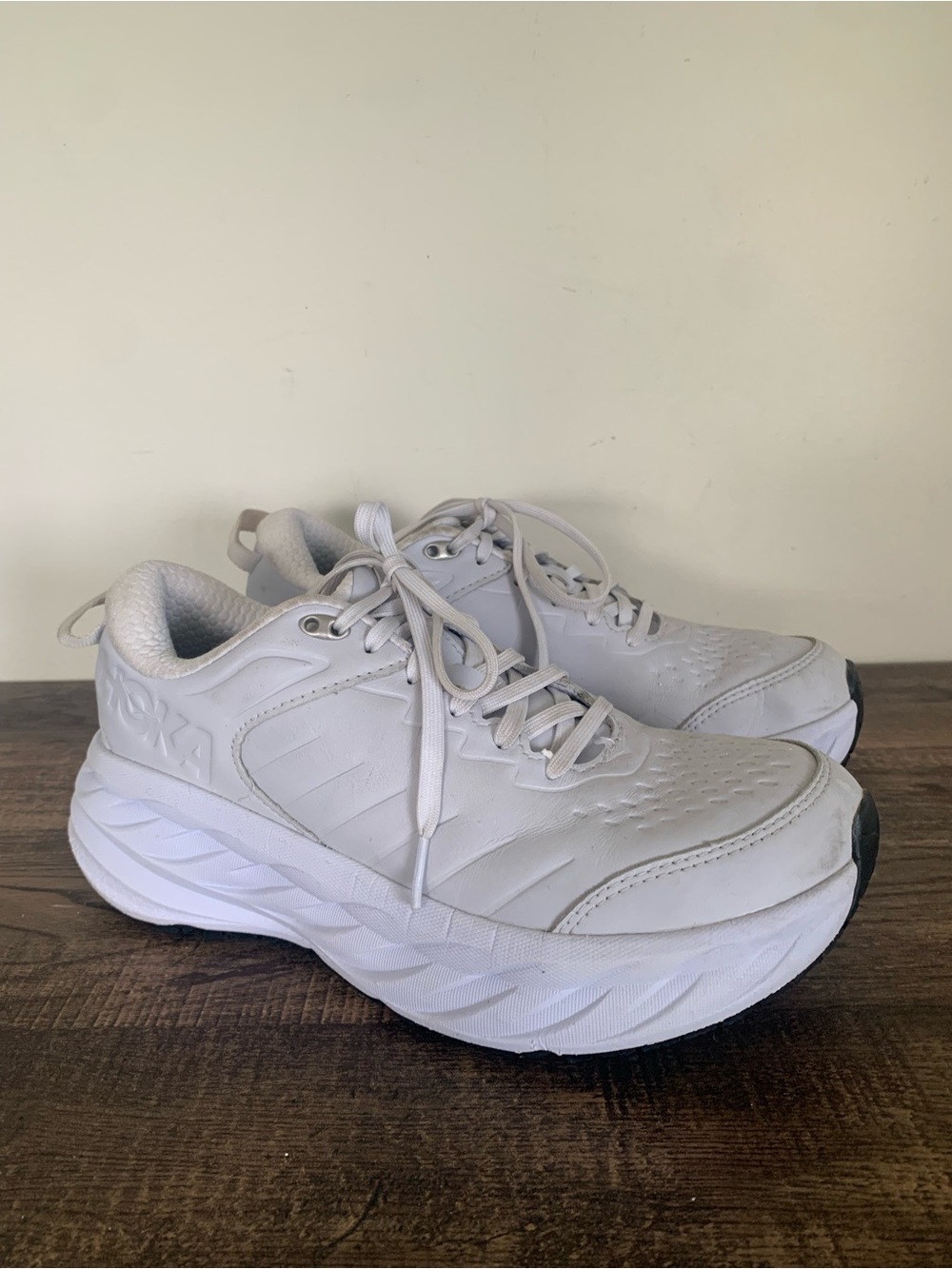 Hoka One One Bondi SR Athletic Shoes Womens Size 8.5 White Running 1110521 WHT